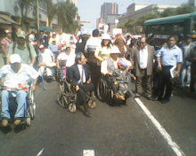 Carlos Alberto Campos (Sociedad Roosevelt), Erick Márquez (APROTEDIS) y Rodolfo Aguilar (FENADIV), encabezando MARCHA UNITARIA POR LOS DERECHOS DE LAS PCD.